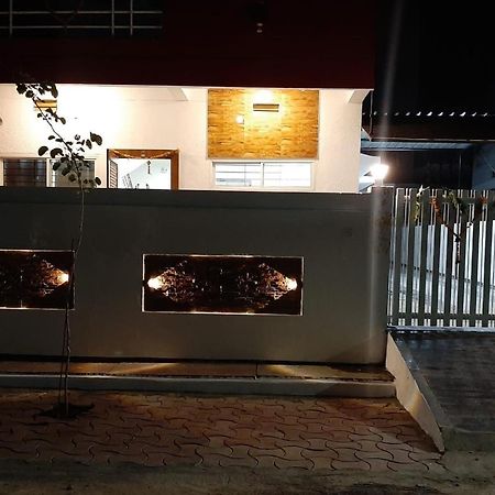 Mahadev Mansion Villa Уджайн Екстериор снимка