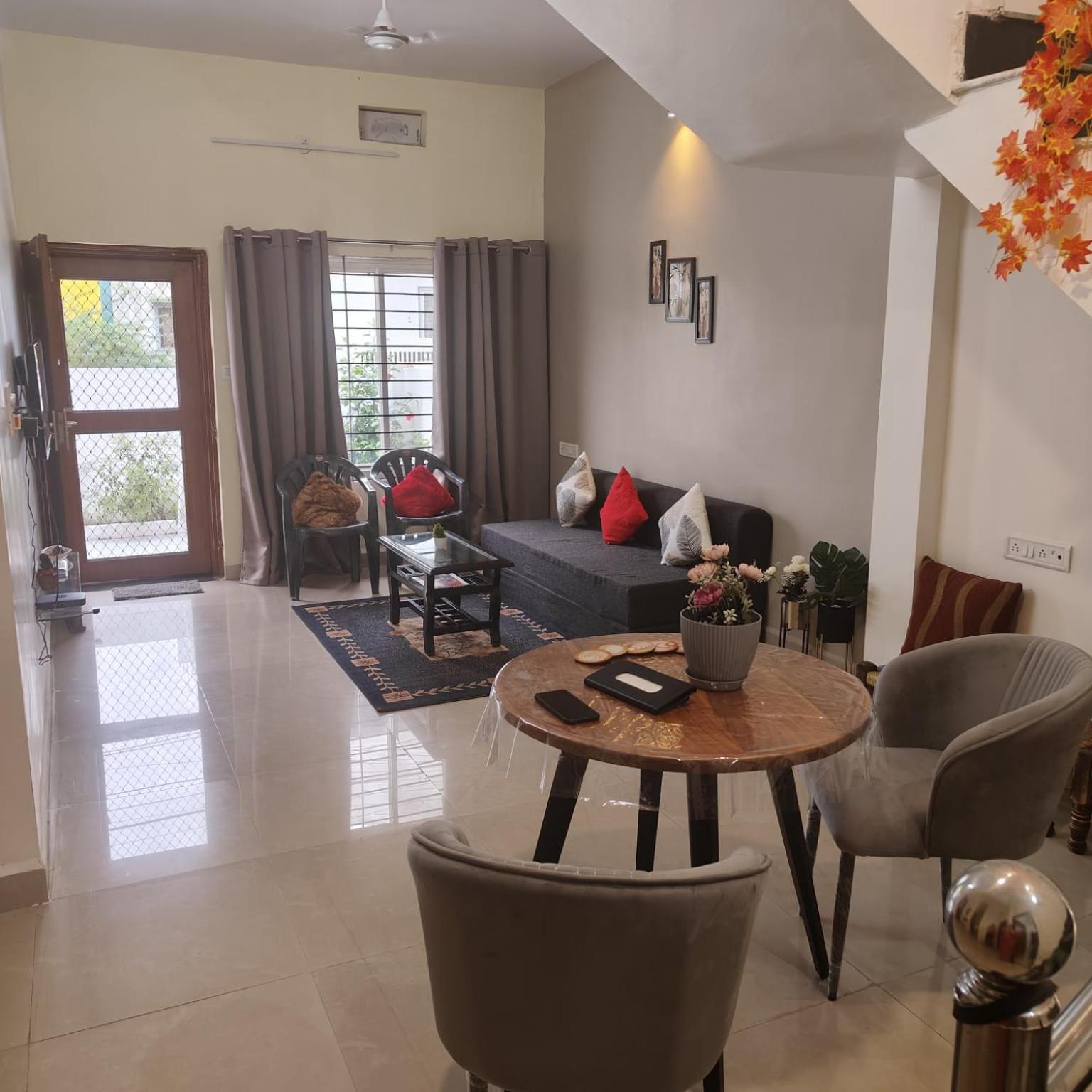 Mahadev Mansion Villa Уджайн Екстериор снимка
