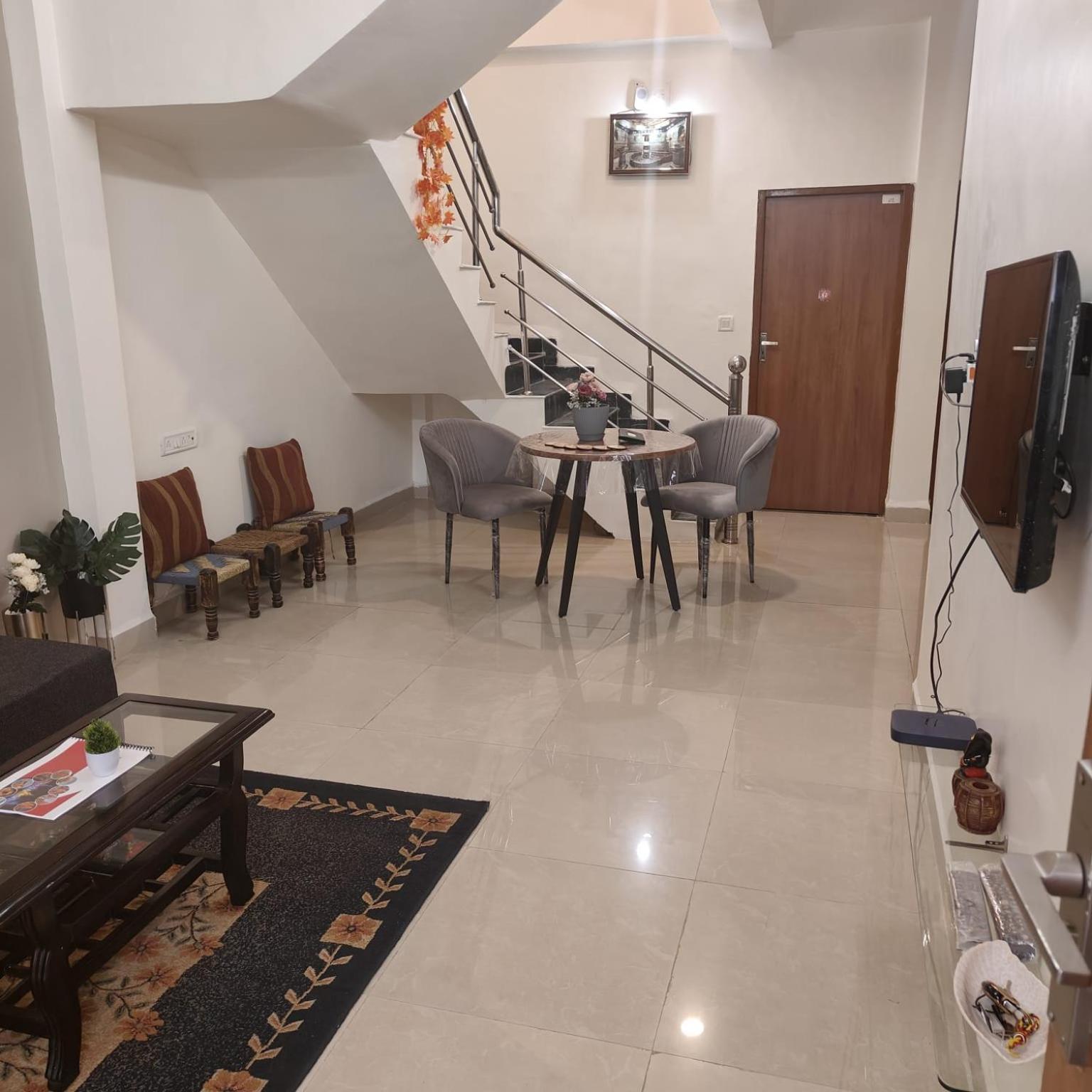 Mahadev Mansion Villa Уджайн Екстериор снимка
